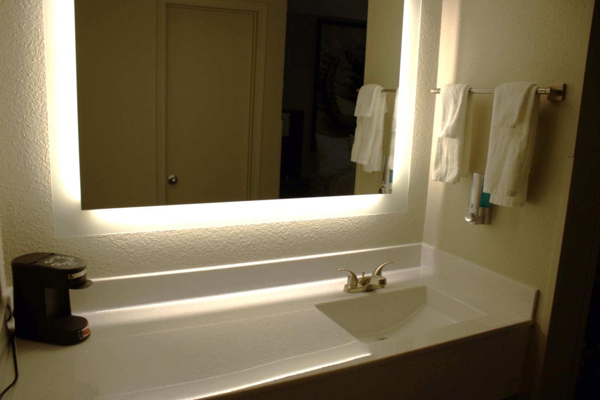 Boarders Inn And Suites By Cobblestone Lamar Missouri Ngoại thất bức ảnh